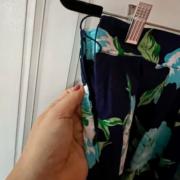 Talbots Cotton Floral Midi Skirt Navy Aqua Green SZ 8P - Picture 6 of 6